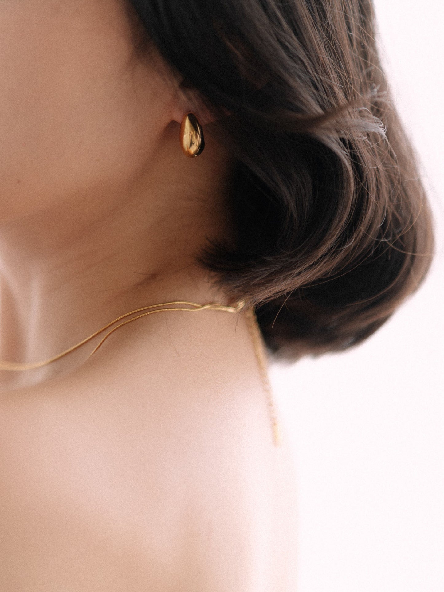 Whispering drops earrings