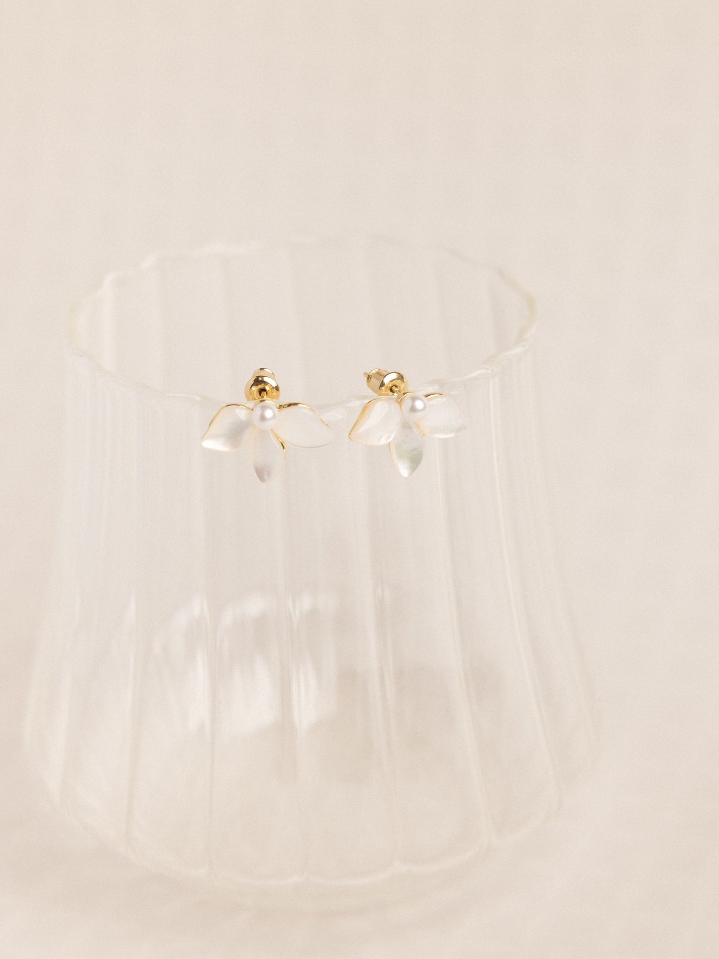 Layla nacre earrings