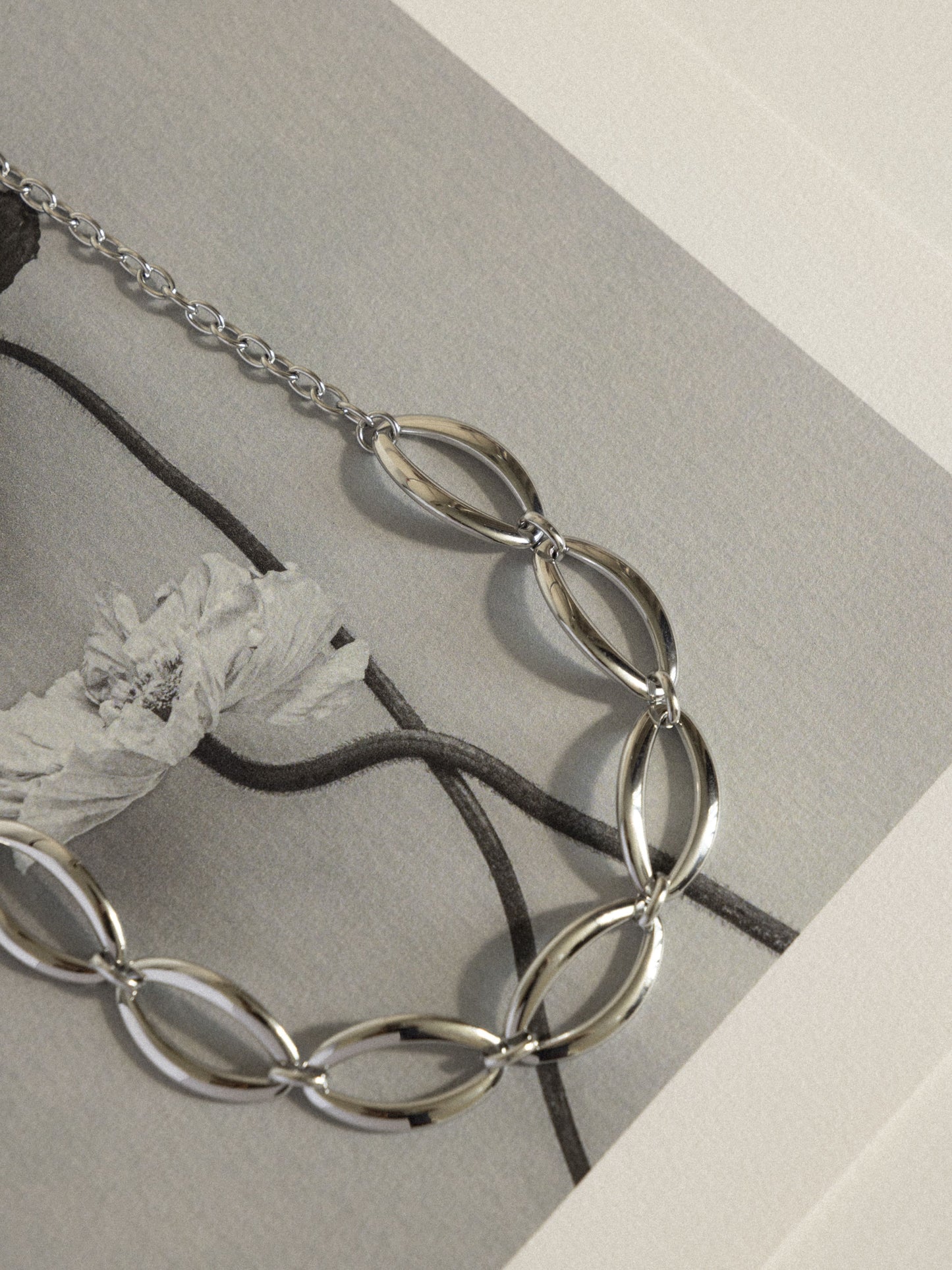 The edit chain necklace