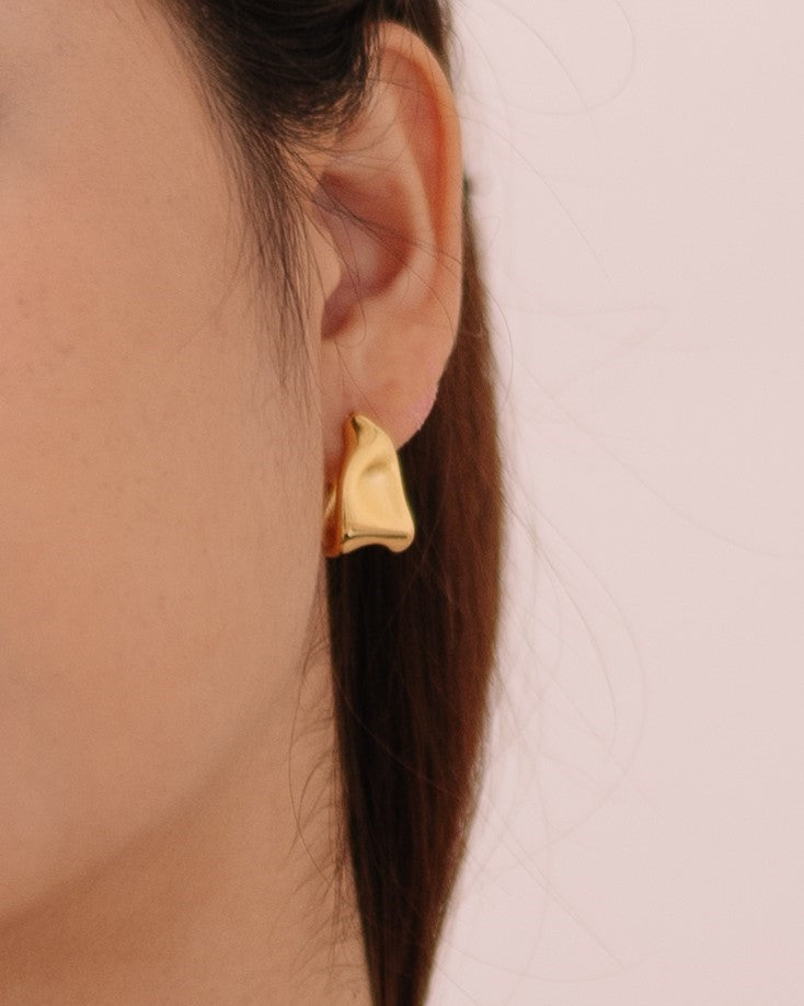 Gentle ripple earrings