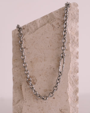 Crumple chain necklace