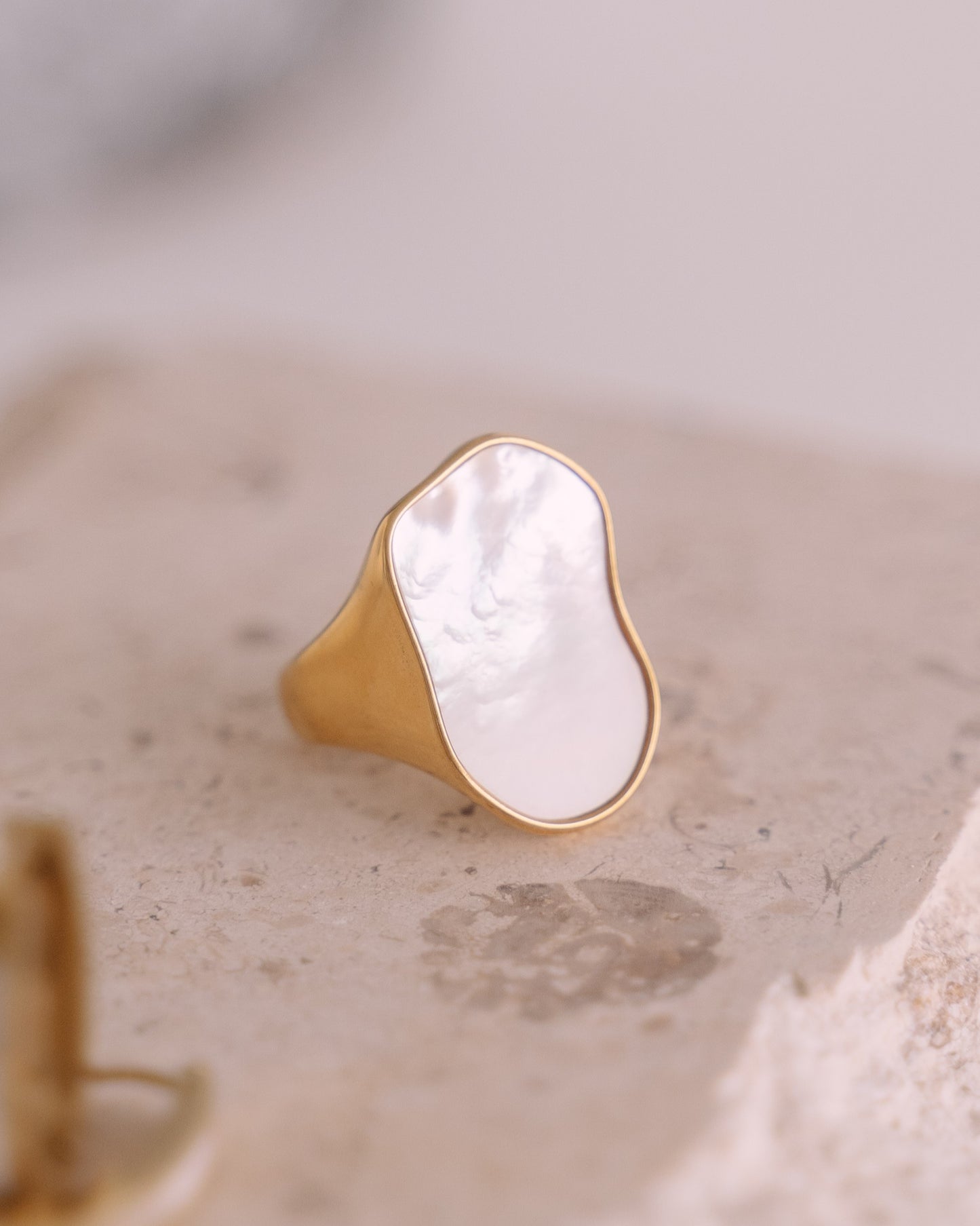 Mira nacre gold ring