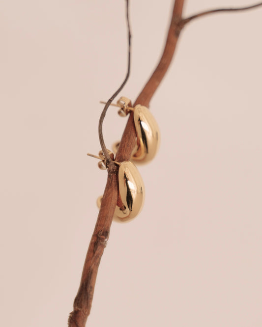 Whispering drops earrings