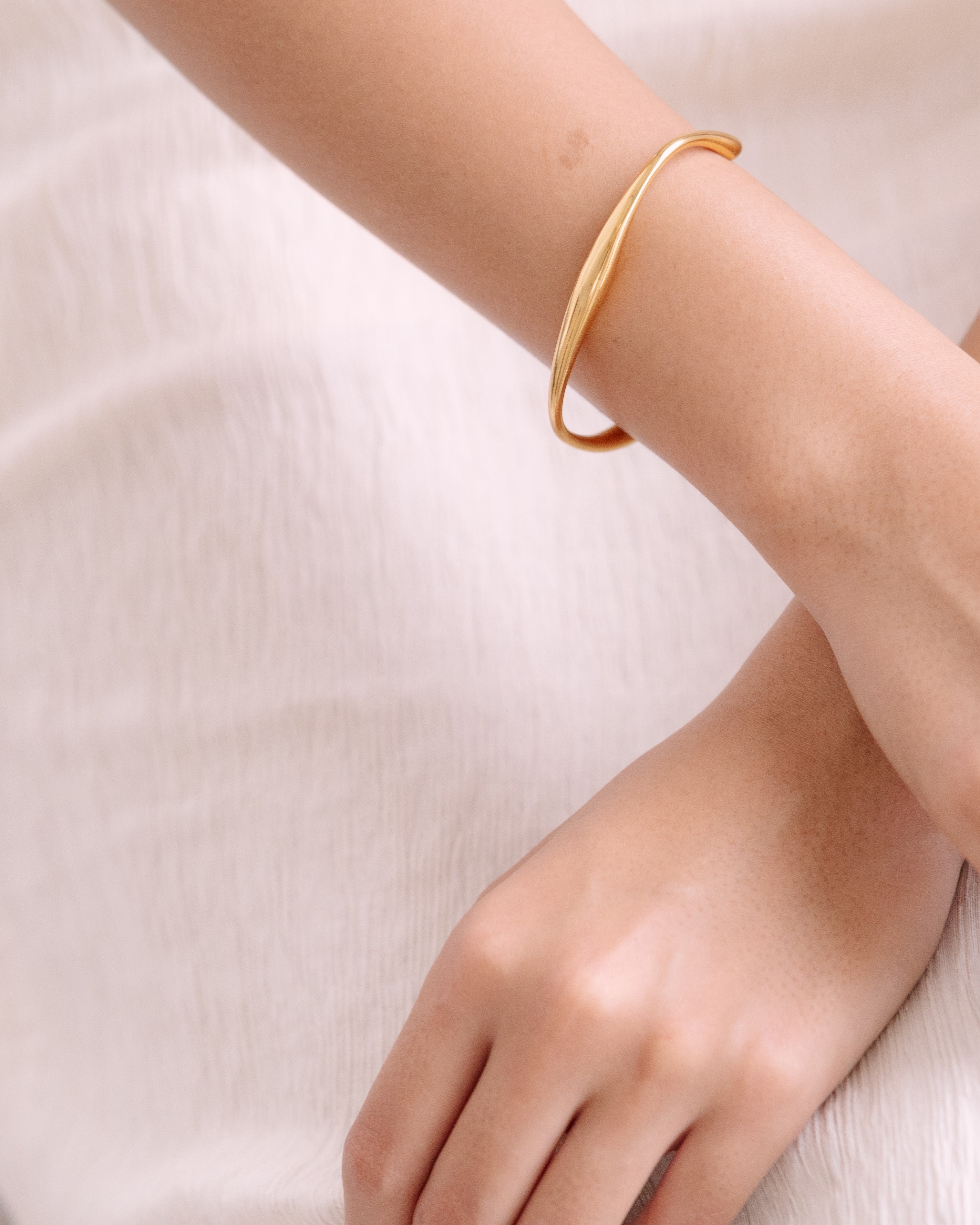 Cara cuff gold bracelet