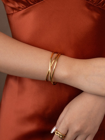 Gentle arc cuff bracelet