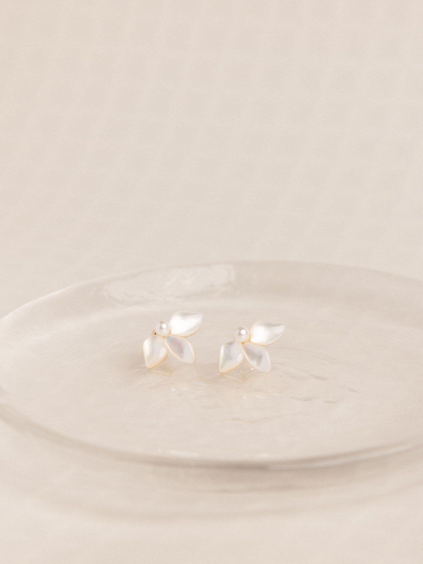 Layla nacre earrings