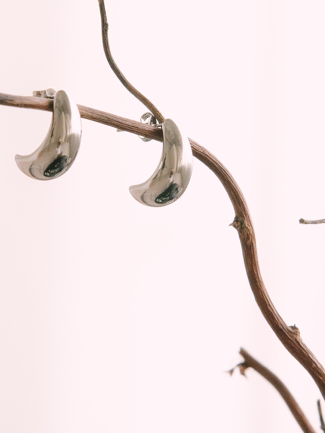 Whispering drops earrings