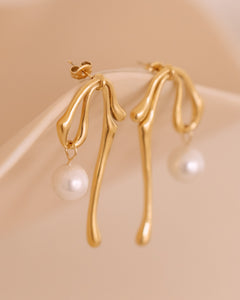 Ribbon pearl earrings