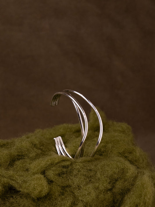 Gentle Arc II Cuff Bracelet