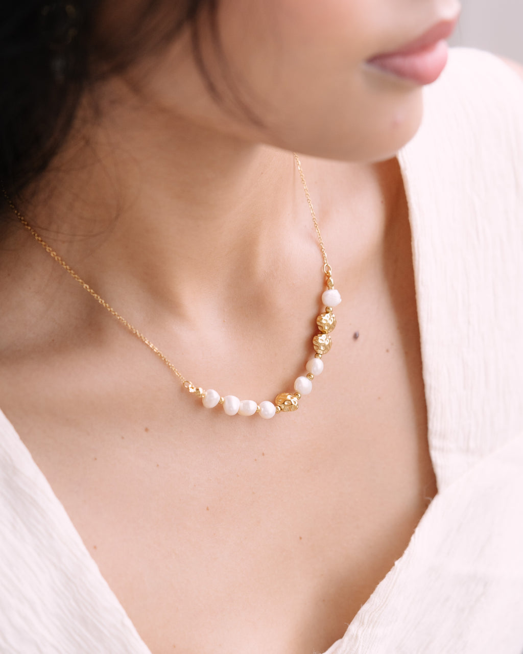 Texture with pearls necklace