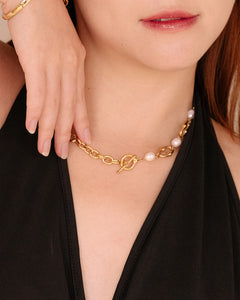 Elisa pearl chain necklace