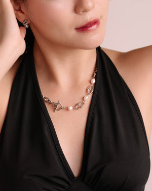 Elisa pearl chain necklace