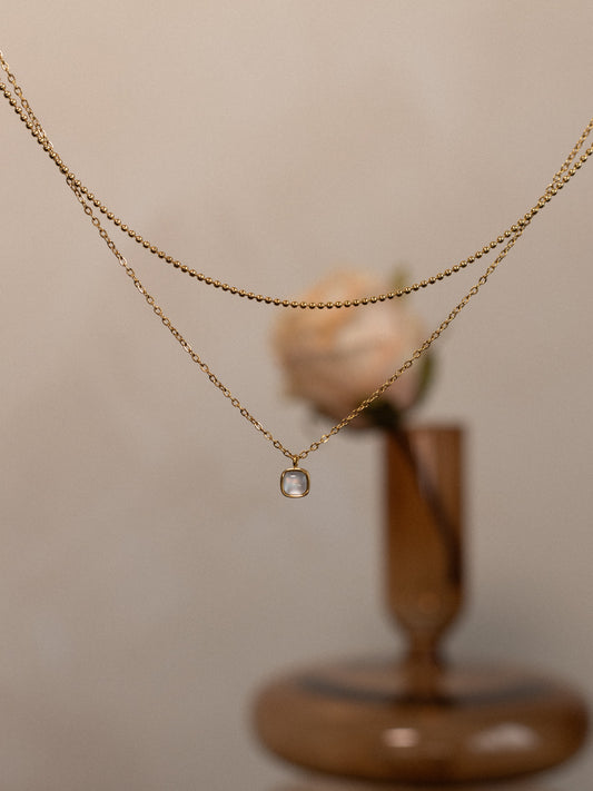 Minimalist shell layered necklace