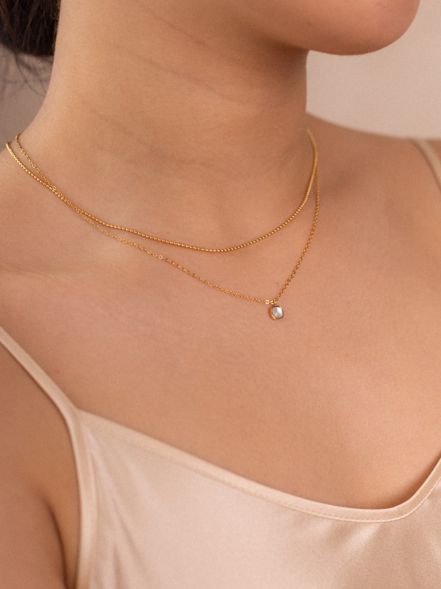 Minimalist shell layered necklace