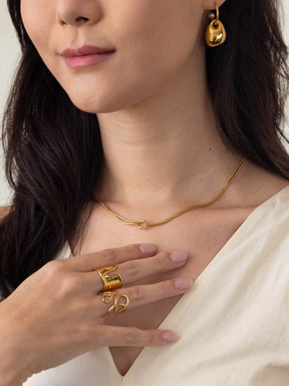 Willow knot necklace