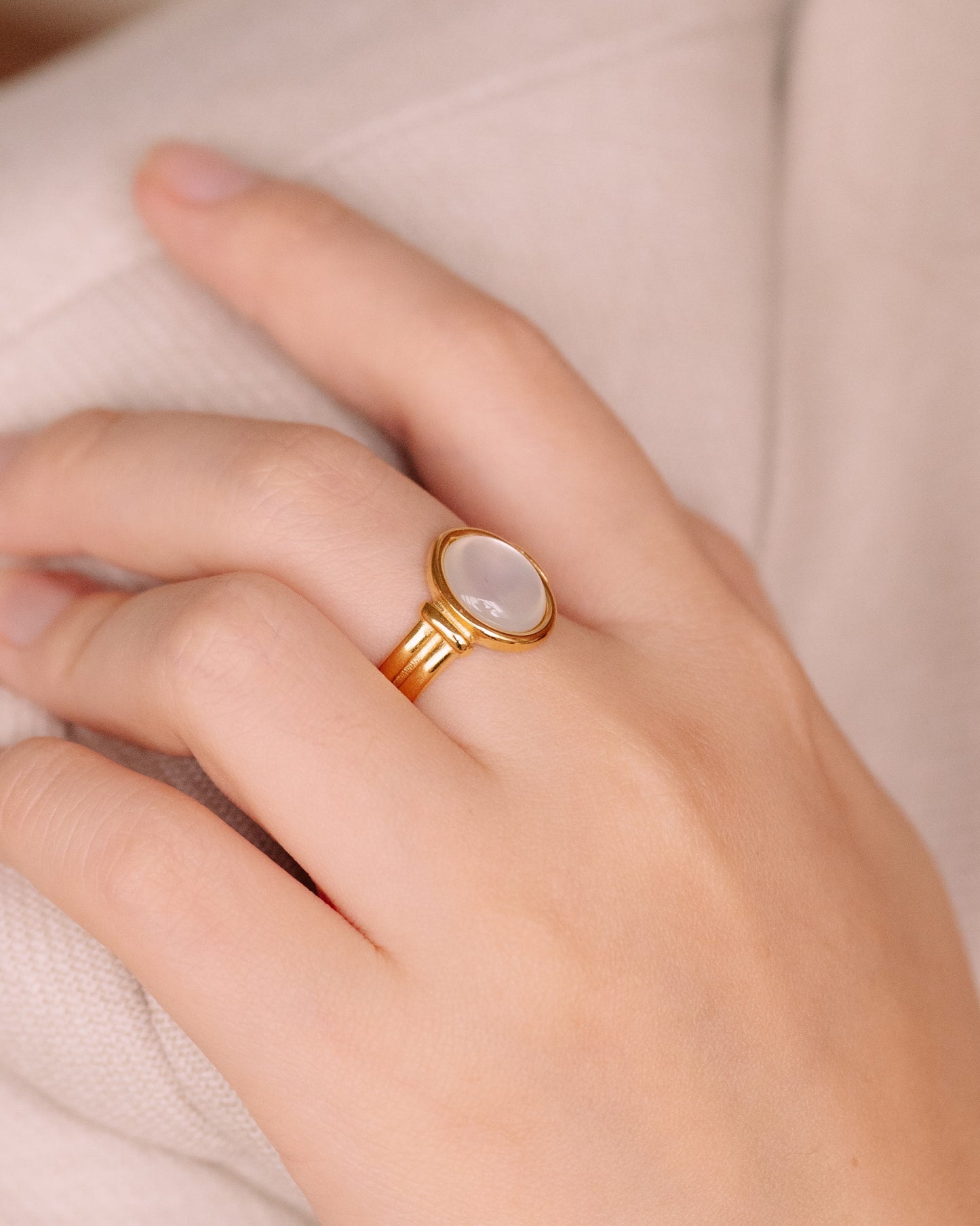 Elara nacre gold ring