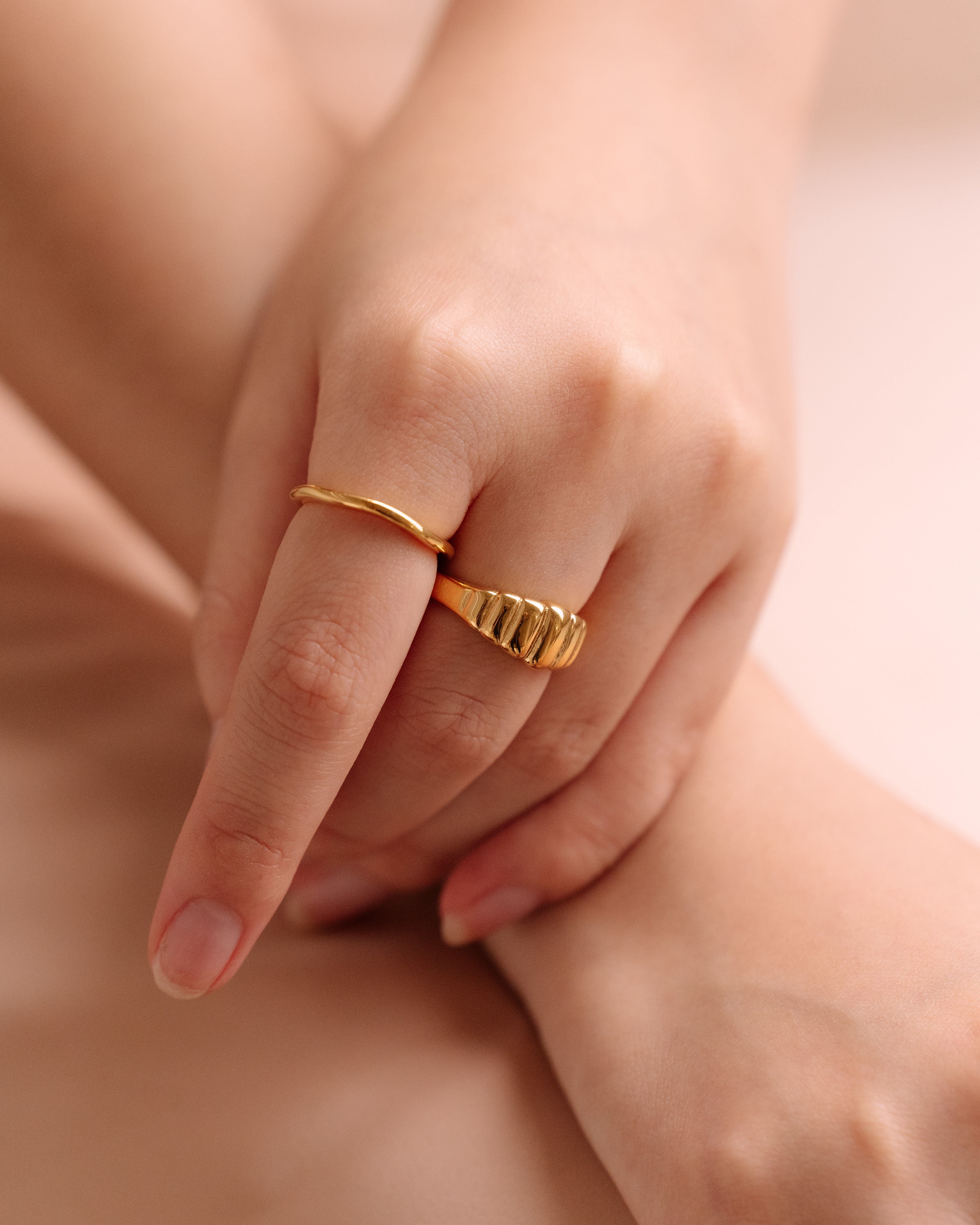 Croissant ring