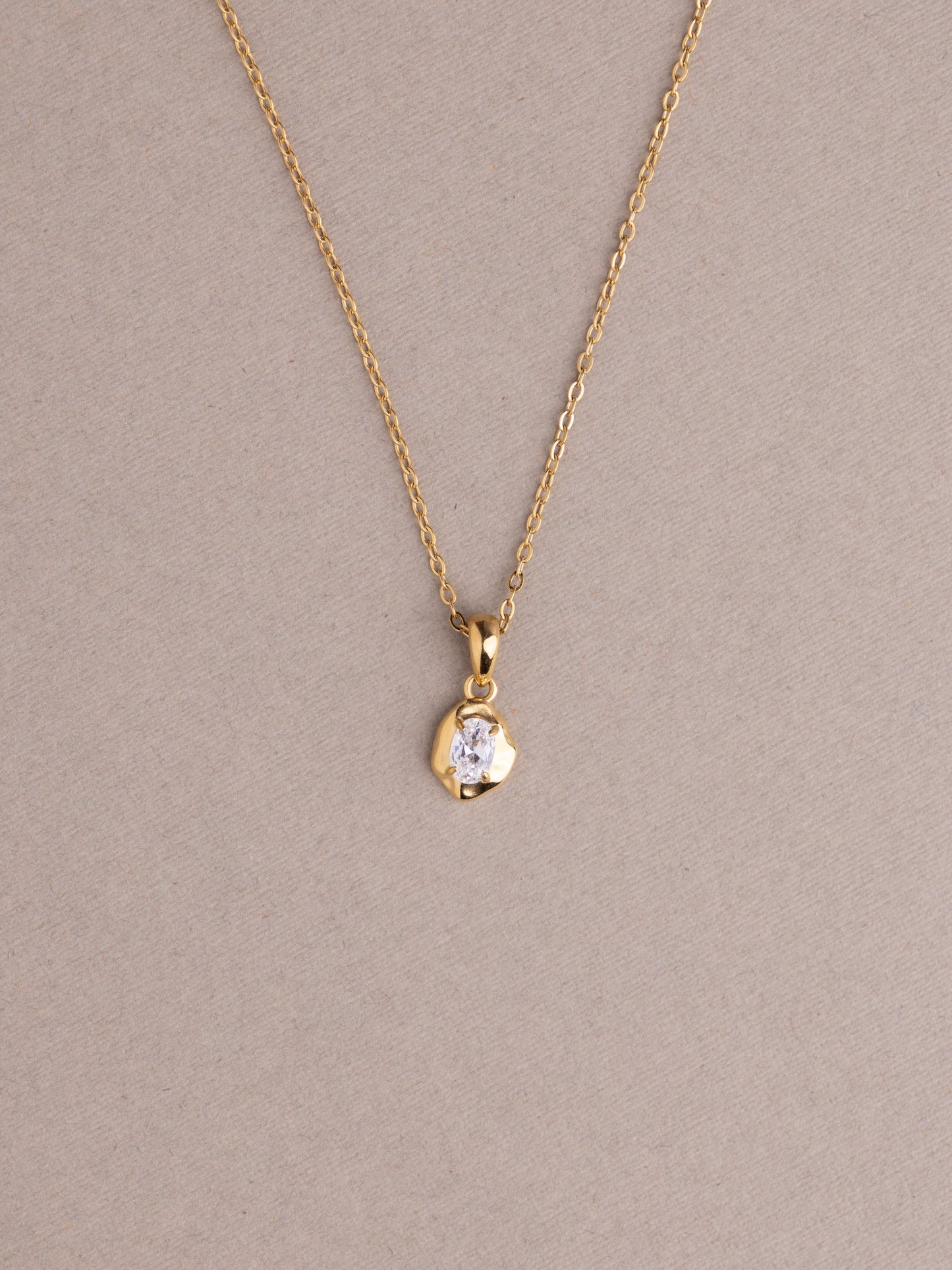 Gleam Cradle Necklace