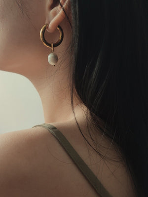 Ana pearl earrings