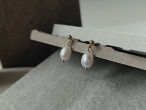 Kyla pearl earrings
