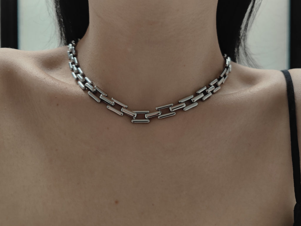 Mikael chain necklace