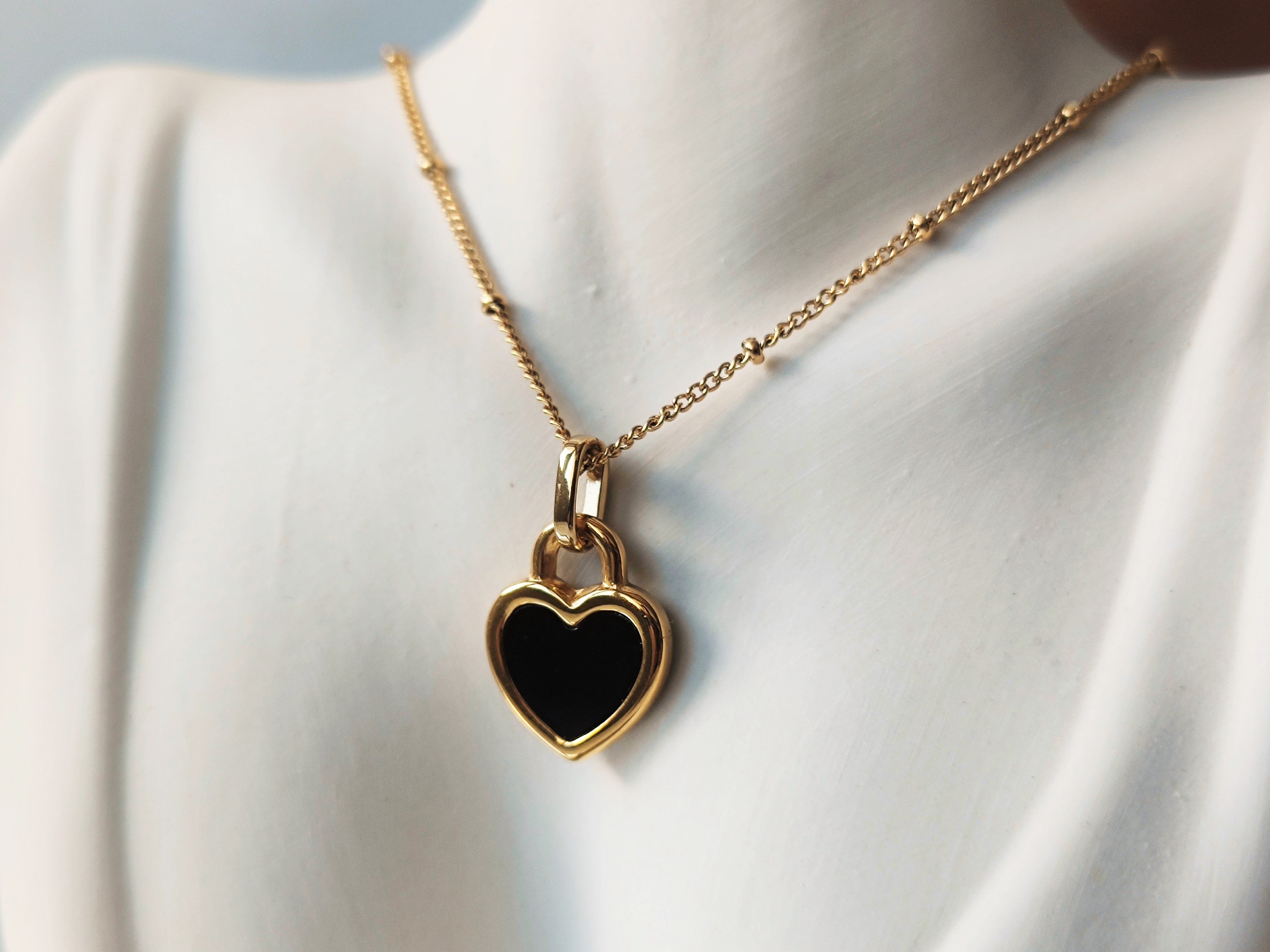 Kate's love nacre pendant necklace