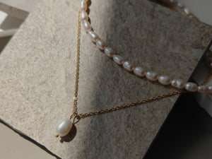 Jenn pearl necklace
